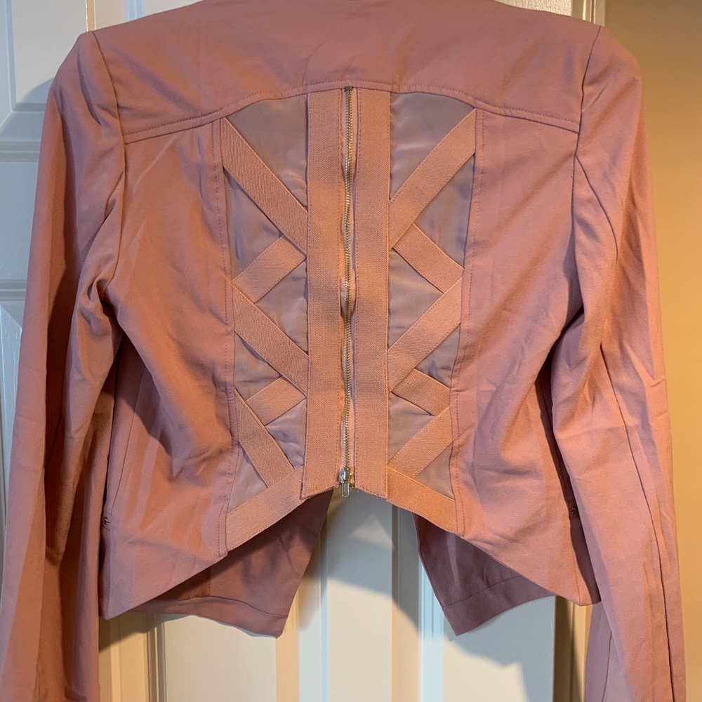 Blazer - Picture 3 of 4